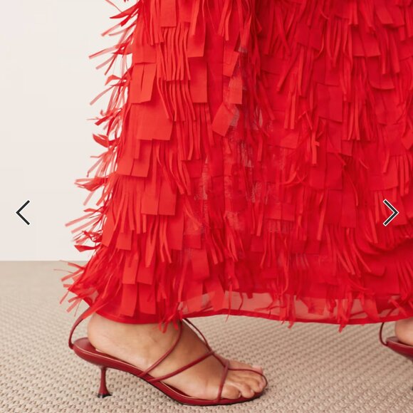 ARRANGE sculptural one shoulder textured hybrid maxi dress in red - Picture 2 of 4